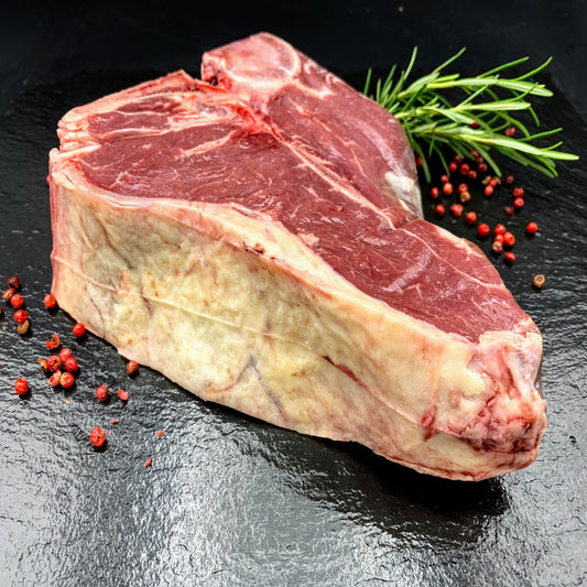 T-Bone Steak vom Rind mit Filet- und Roastbeefseite