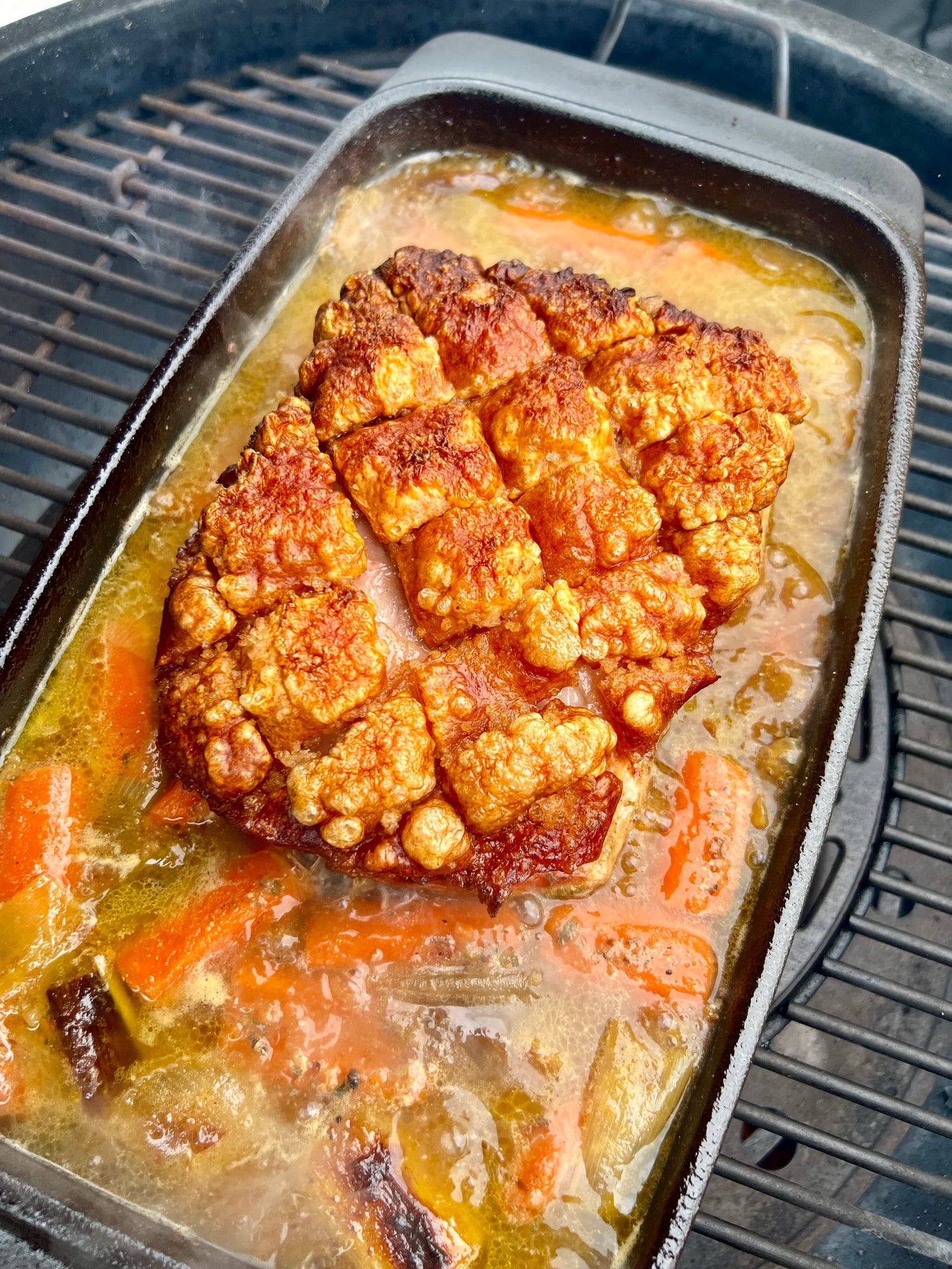 bayrischer krustenbraten mit leckerer soße