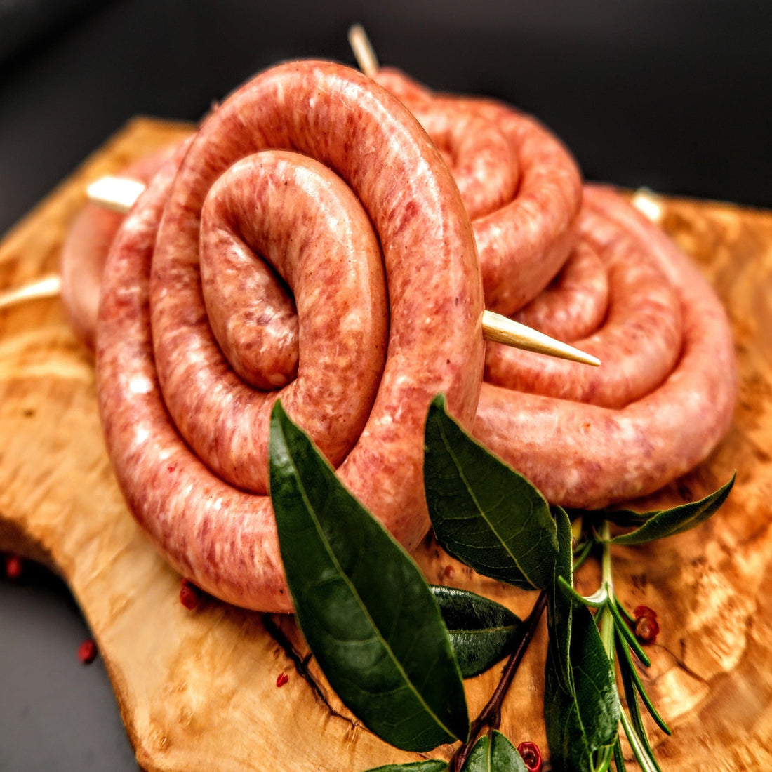 Bratwurstschnecken: Rauchige BBQ-Glasur mit Grillgemüse – Dein-Landmetzger.de