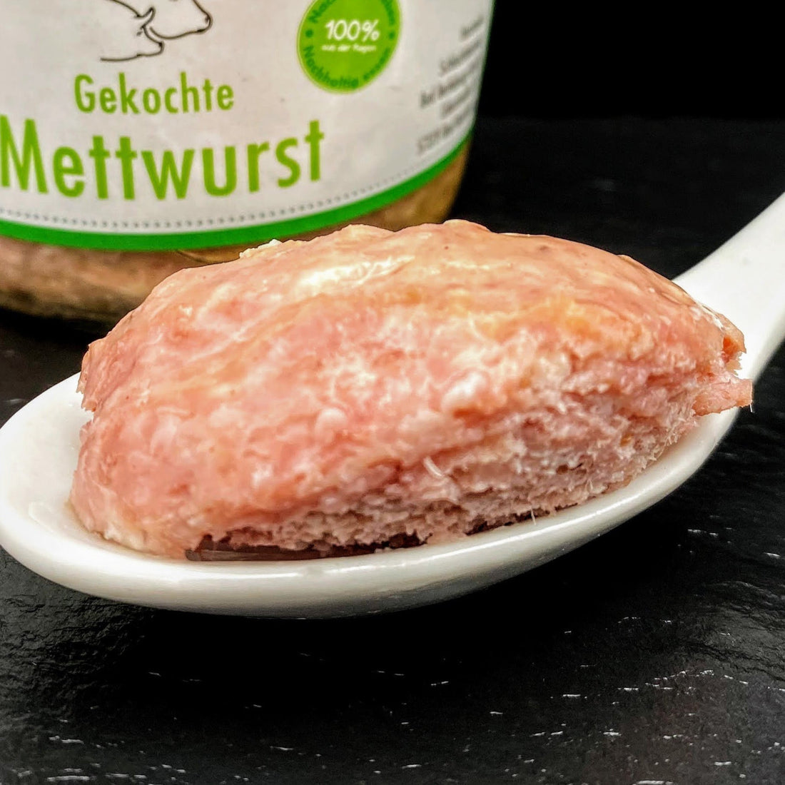 Gekochte Mettwurst im Glas – Brotaufstrich und herzhafte Küchenzutat