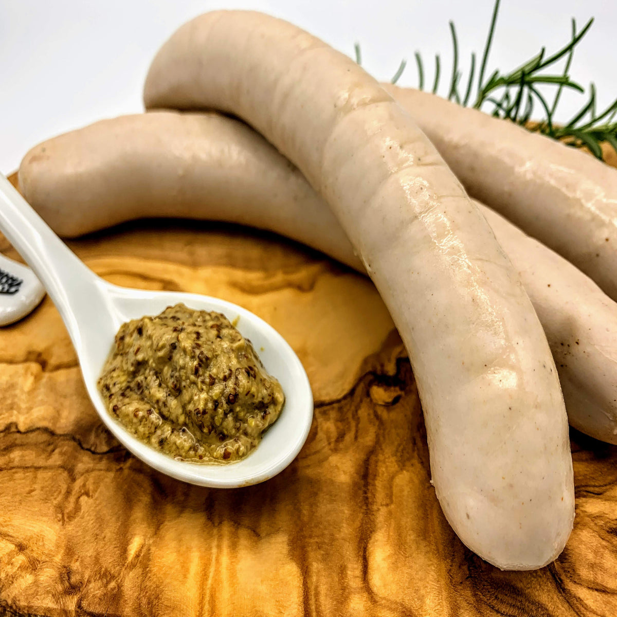 Feine Rostbratwurst oder einfach die berühmte "Willi Wurst" – handwerklich hergestellte Spezialität